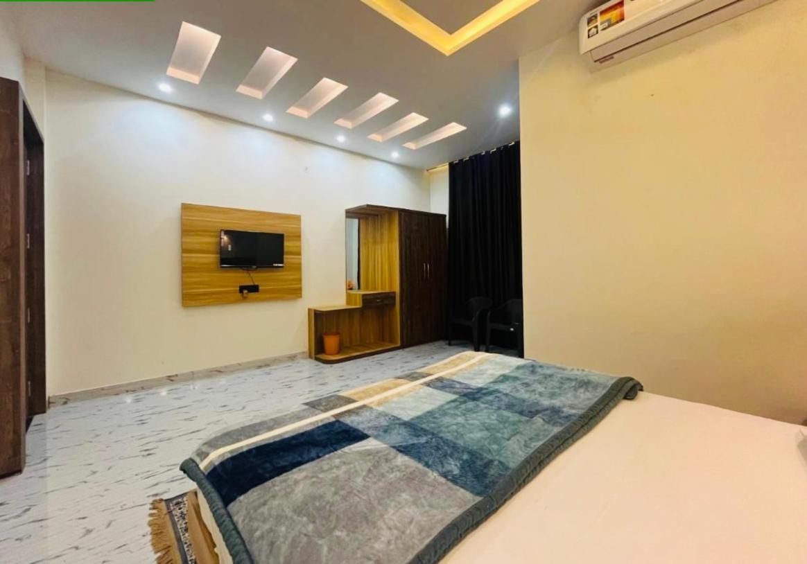 Lotus Palm Retreat - Full Villa 우자인 외부 사진